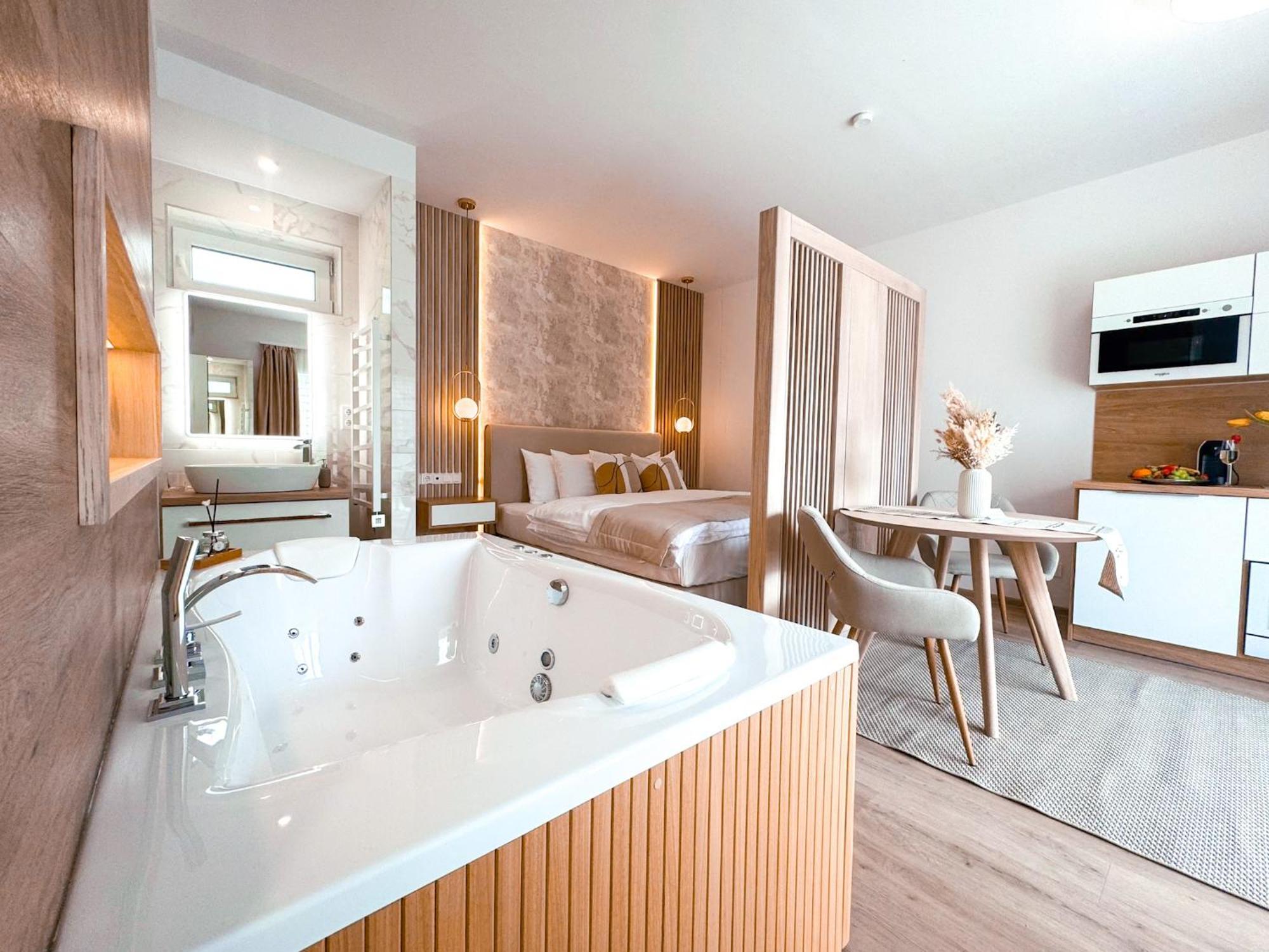 Twin Premium Apartman Tihany Bagian luar foto