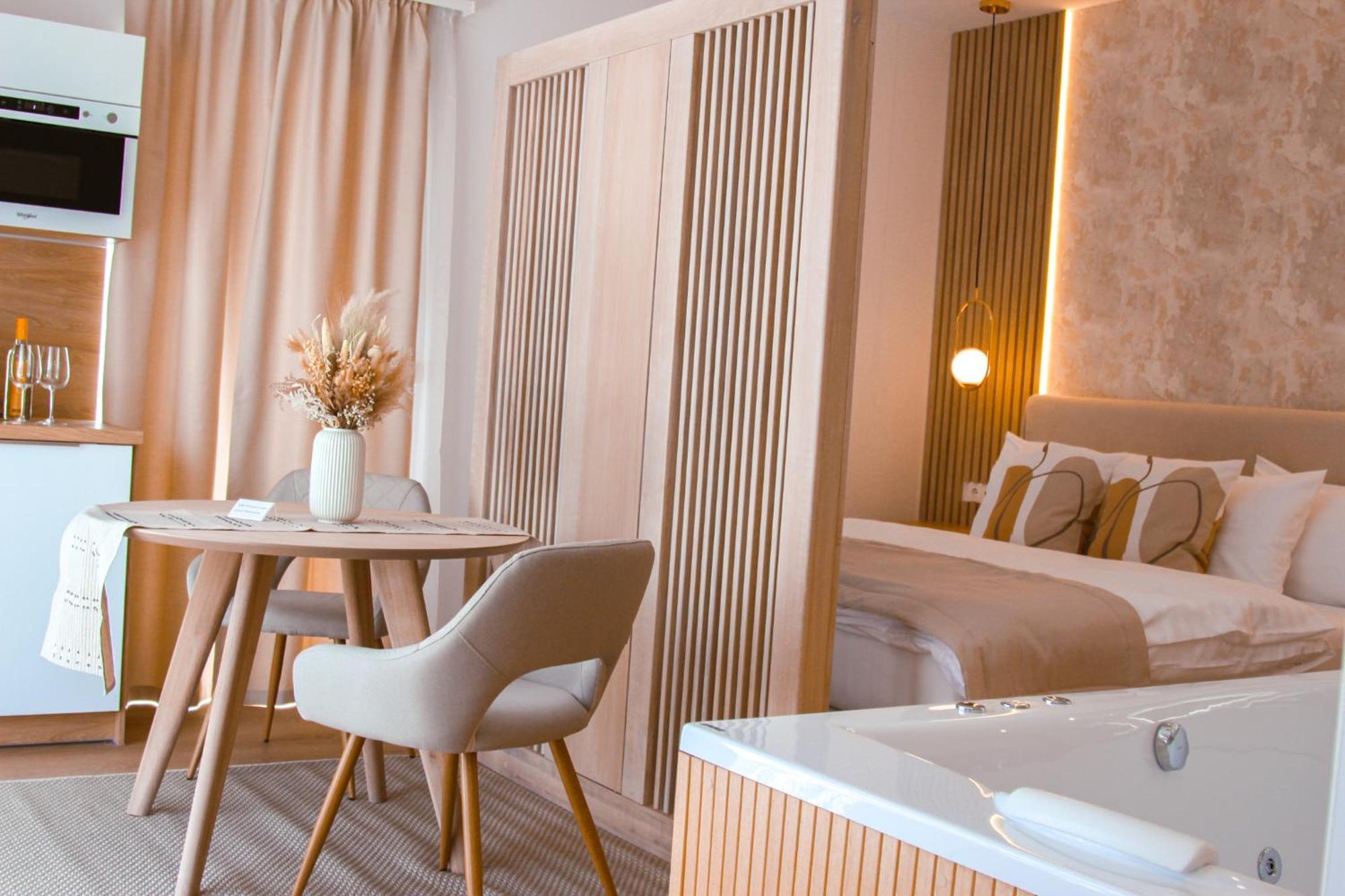 Twin Premium Apartman Tihany Bagian luar foto