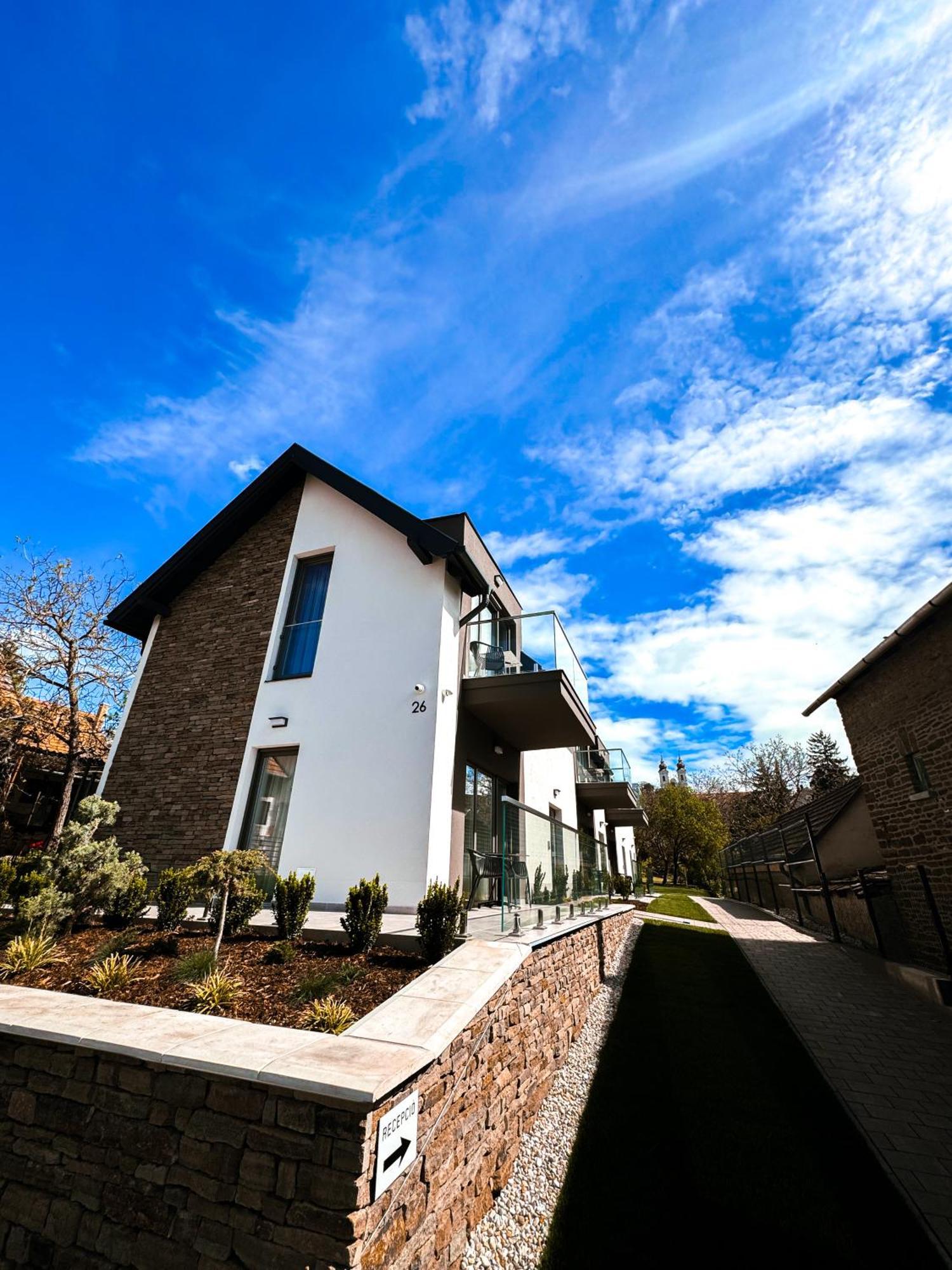 Twin Premium Apartman Tihany Bagian luar foto